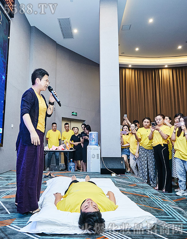 ���ؠ������t(y��)ˎ���g���V�ݣ����޹�˾���F��չʾ