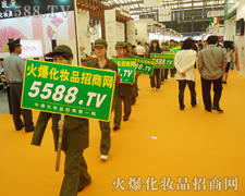 �𱬾W�����������һ���нM�����мo�ɵĈF���