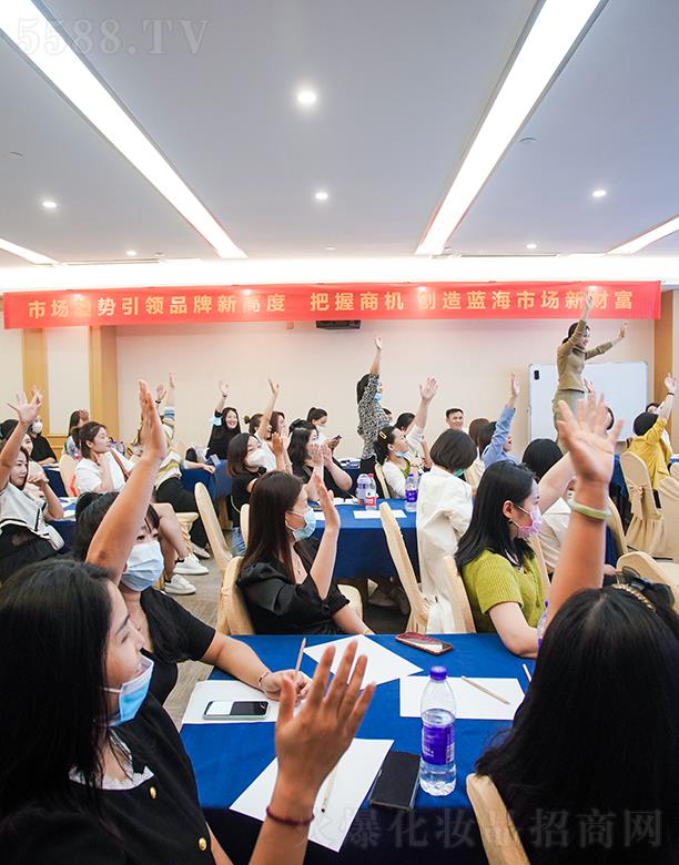 ʩ���RϴĘ�ɣ�ʩ���RϴĘ�ɕ�(hu��)�h�F(xi��n)��(ch��ng)�ɆT������ߝq