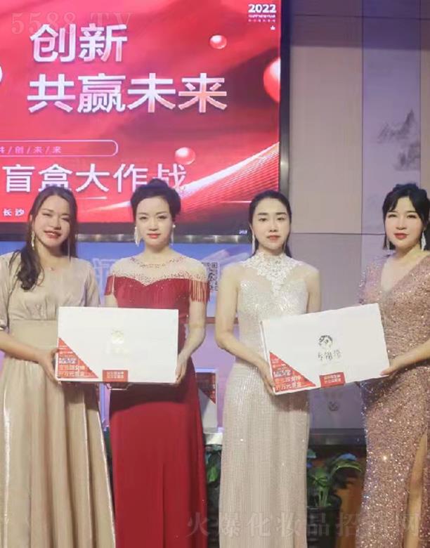 ���\��2022��Ӣ��Ӗ����Ӱ