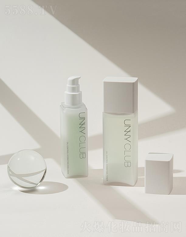 ���˿�����ˬ�׺�ӯ͸�̝�(r��n)�׺�  �a(b��)ˮ����