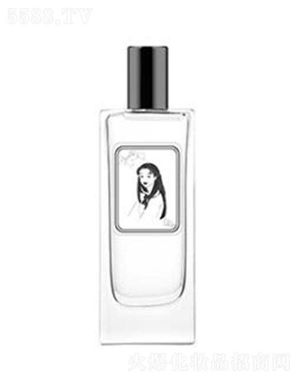 ���D��С��