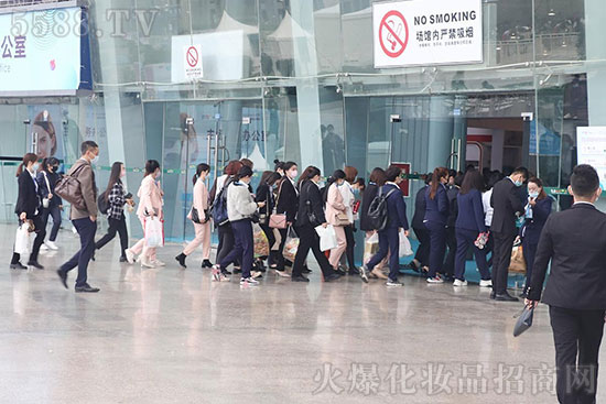 ����ʢ�磬�س��������44�óɶ����I(y��)���[��ʢ���_Ļ