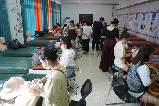 手法實(shí)操學(xué)習(xí),助力門(mén)店解決手法難題 手法實(shí)操學(xué)習(xí),助力門(mén)店解決手法難題