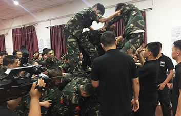 ����������ۣ��҂�ҲҪ�Գֵ�����