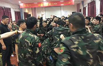 �U���ٸ����߲��^�҂��Ķ�־��