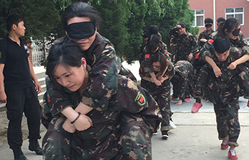 ������Σ�������;�ж�ô�Ķ����D�U���Ҷ����v�������¸�ǰ����