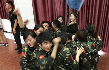 ������׷������������w��F꠶�����