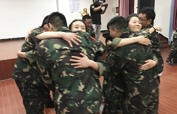 ���ڰl(f��)�F(xi��n)��߅������������߆݌��e�˵�ٝ��