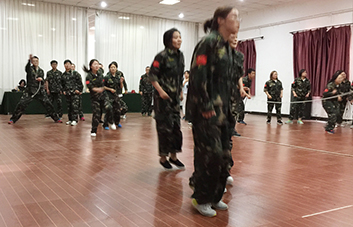 �����X�����Ʊ��O�����@һ·�҂��A��Ư����