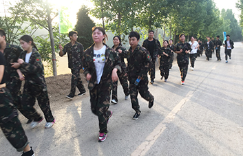 ���˲����������ŗ�������ֱǰ��