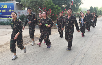 ��Փ�ǔv��߀�Ǳ������҂��]�ЁG���κ�һ������