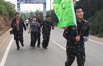 ͽ������15����w򞡰�L��·����ĥ�Z����Ѫ�Ի�����